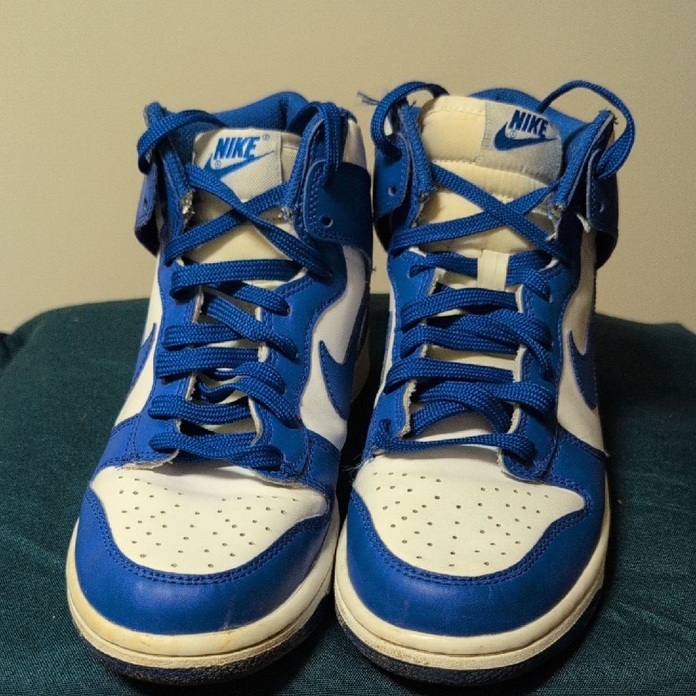 Nike High-Top Sneakers in Blue Nike Swoosh On Tag Inside Shoe